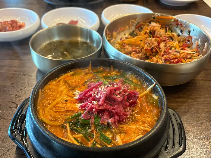 육회 비빔밥 모습
