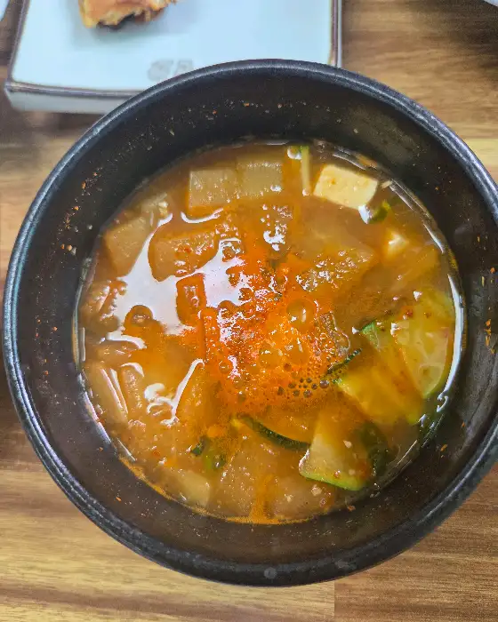노릇하게 구워진 가자미구이