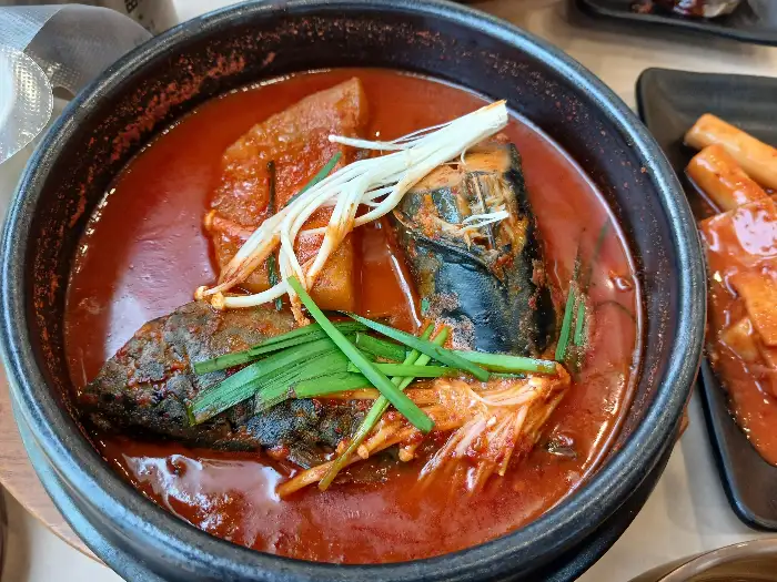 푸짐하게 차려진 한 상차림