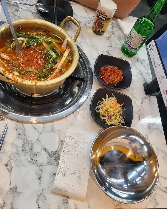 동태탕과 반찬 사진
