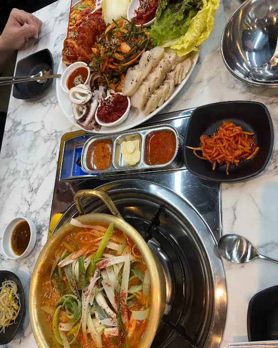 푸짐한 세트 메뉴 전체 사진