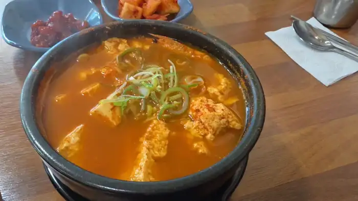 해물치즈순두부 근접 샷