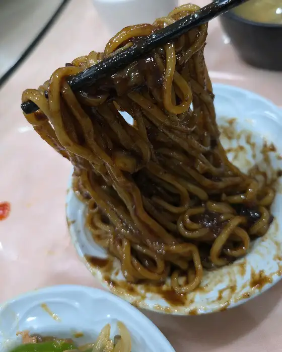 짜장면 면발 모습