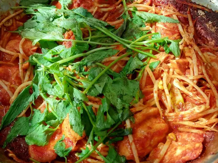 푸짐하게 담겨 나온 복어 요리