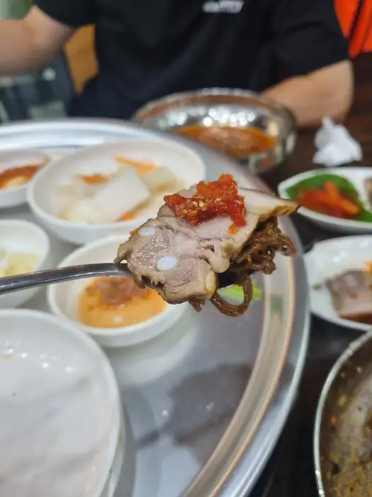 볶음밥과 함께 나온 음식의 일부