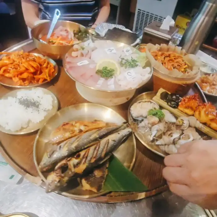 다양한 곁들임 메뉴들