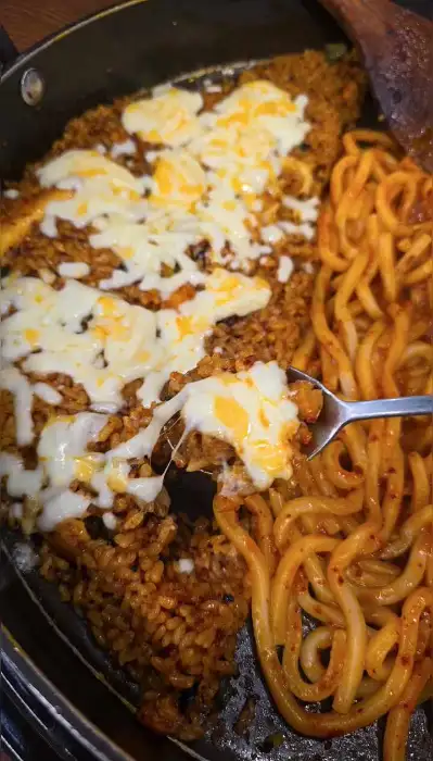닭갈비와 볶음밥, 면사리의 조합