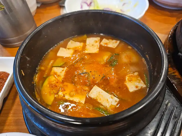 김이 나는 된장찌개