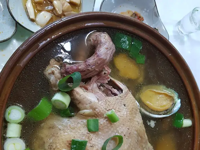 풍성한 닭백숙