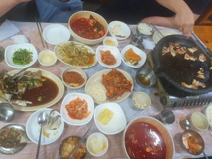 다양한 밑반찬들