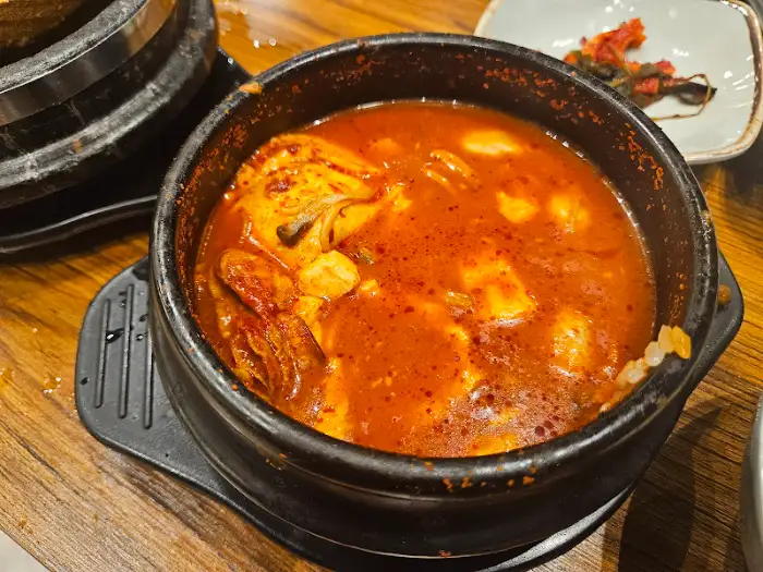 뜨끈한 순두부찌개