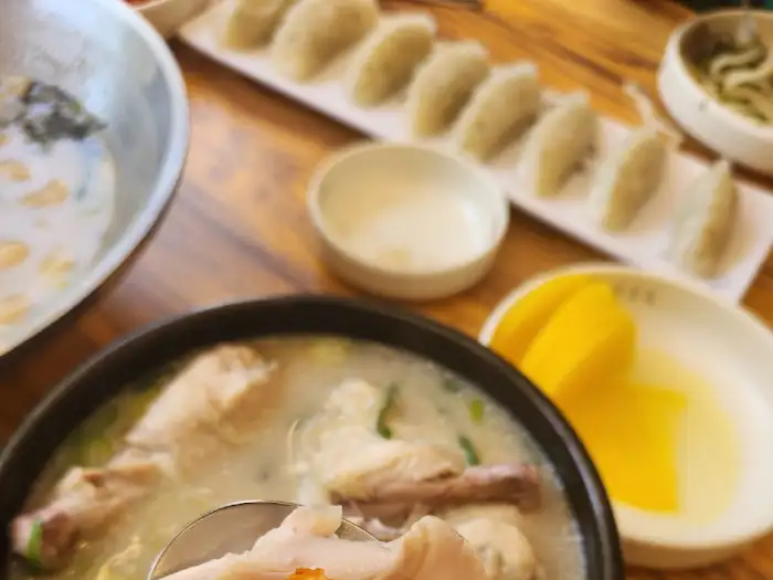 닭칼국수와 만두
