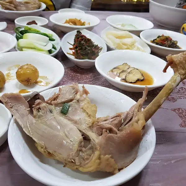 잘 익은 닭고기 부위