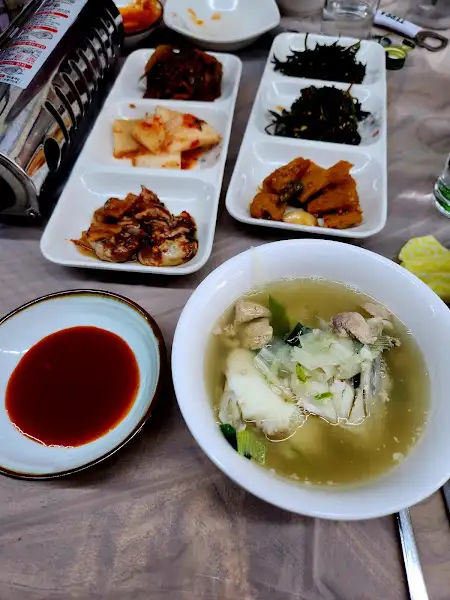 밑반찬과 국물 요리