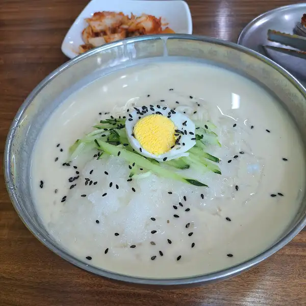 주전자국수의 콩국수 클로즈업