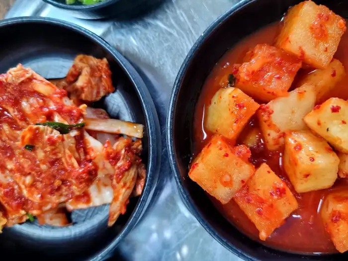 김치와 깍두기 사진