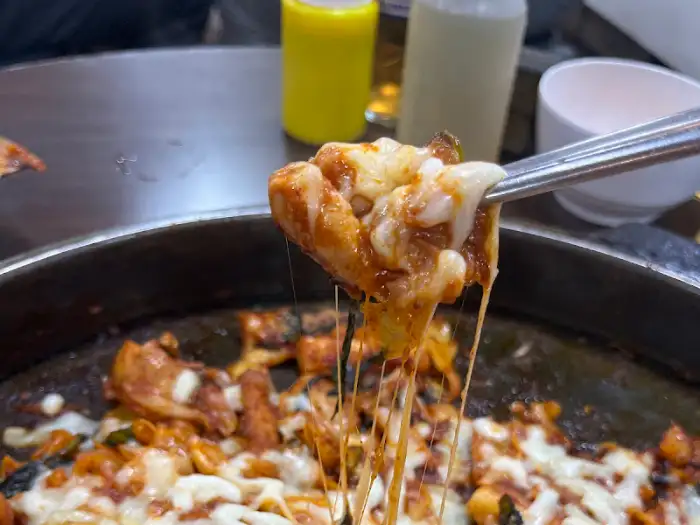 치즈 늘어나는 닭갈비
