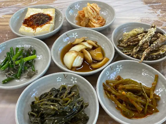 다양한 종류의 밑반찬