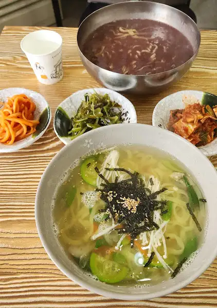 팥칼국수 근접 사진