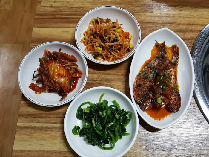 다양한 반찬들