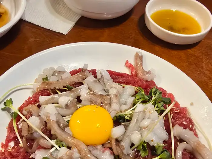 육회탕탕이와 비빔밥