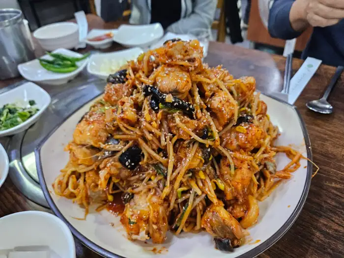 푸짐한 아구찜 한 접시