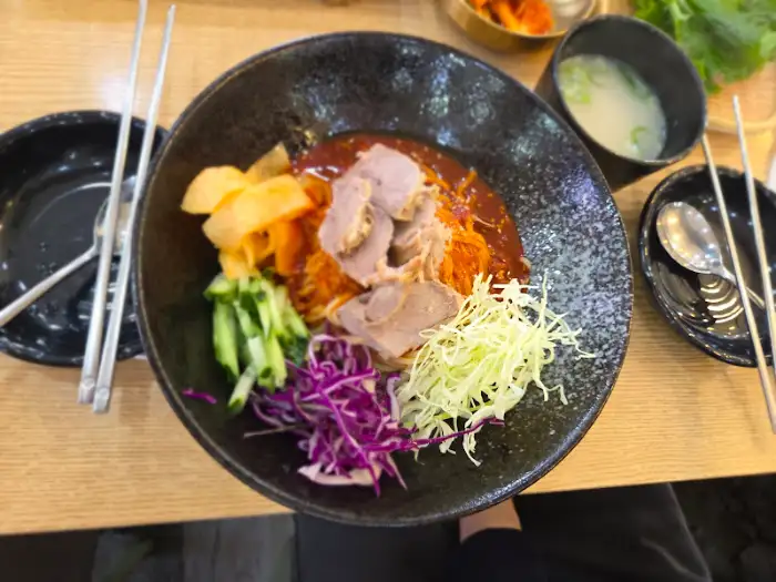 먹음직스러운 회국수