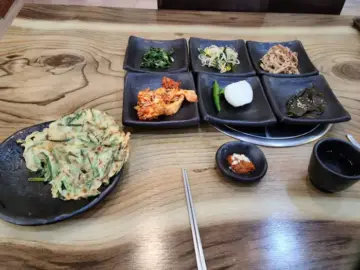 서울 종로구, 7가지 정갈한 반찬과 개운한 김치찌개마음을 사로잡는 한 끼