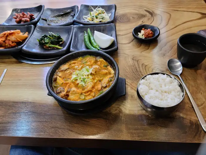 김치찌개와 밥