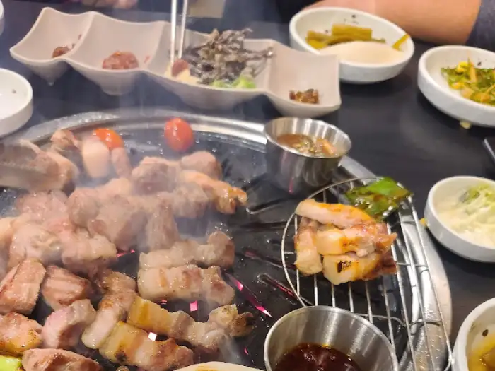 도시정원 흑돼지 구이