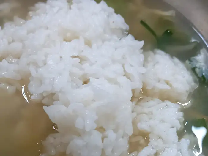갓 지은 밥 사진