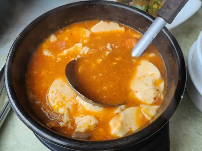 덜어낸 순두부찌개