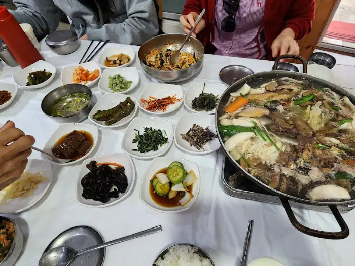 끓고 있는 버섯전골