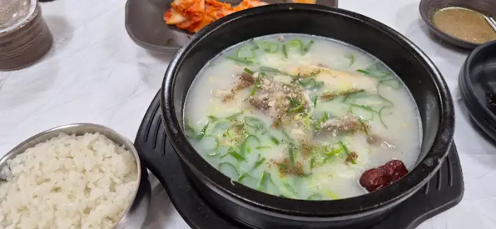 도가니탕과 밥, 김치