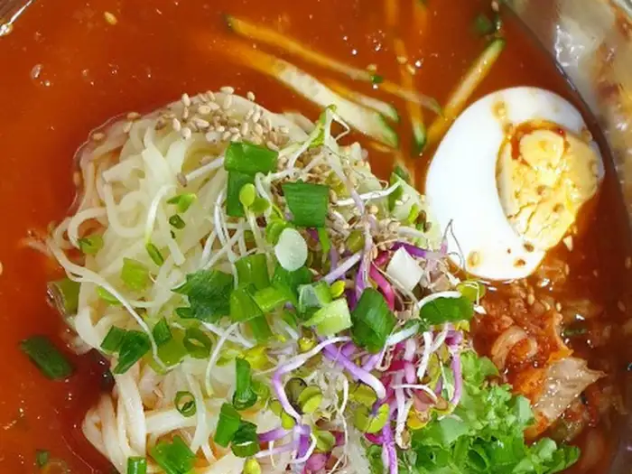 푸짐하게 끓고 있는 동태찌개