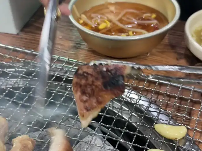 고기 굽는 모습