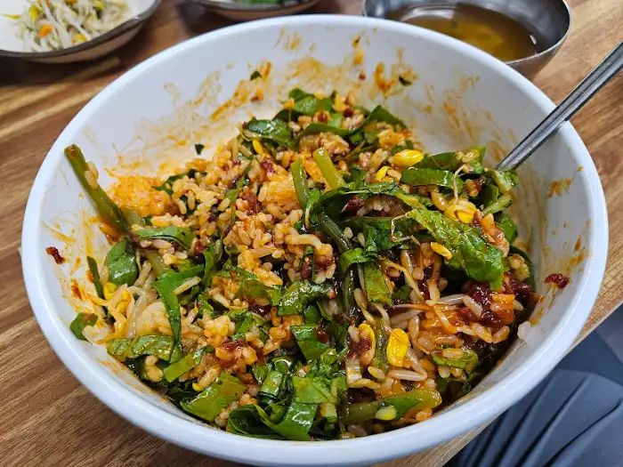 비벼진 육회비빔밥