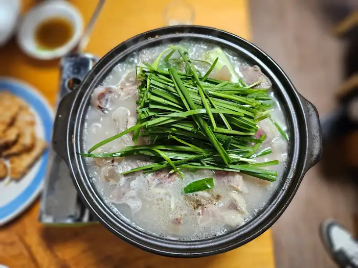 수육 냄비 전경