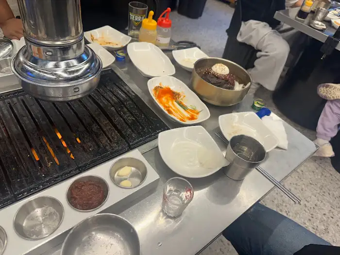 전복밥과 함께 나온 된장찌개와 김치찌개