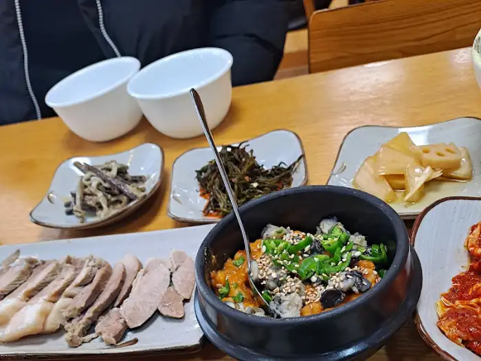 푸짐한 우렁쌈장