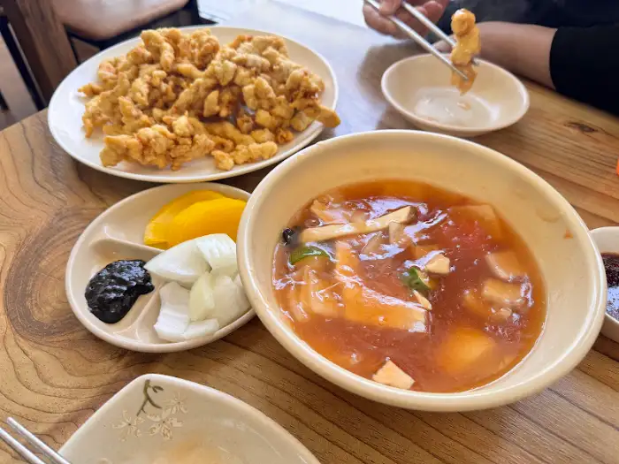 짜장면, 짬뽕밥, 탕수육과 곁들임 반찬