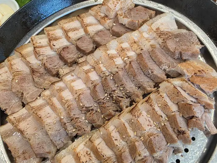 다양한 반찬과 곁들임 메뉴
