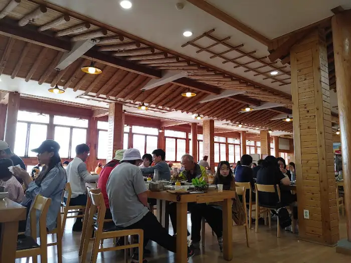 식당 내부 풍경