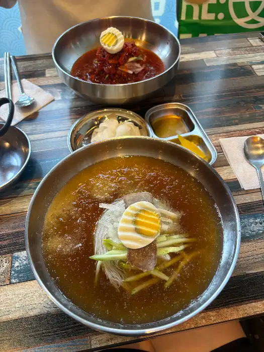 물냉면과 함흥냉면, 그리고 만두