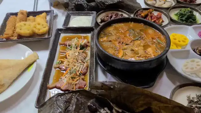 푸짐한 연잎밥 정식 상차림