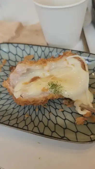 치즈가 쭉 늘어나는 치즈 돈까스