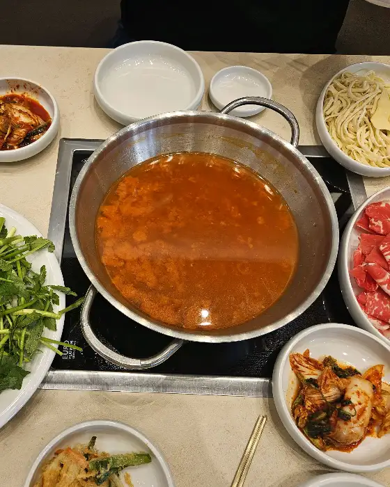 육회비빔밥 미나리