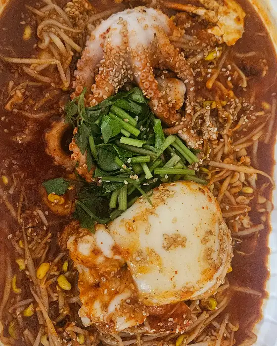 해물찜 속 낙지와 아구 모습