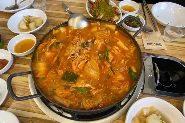 보글보글 끓고 있는 곱창전골