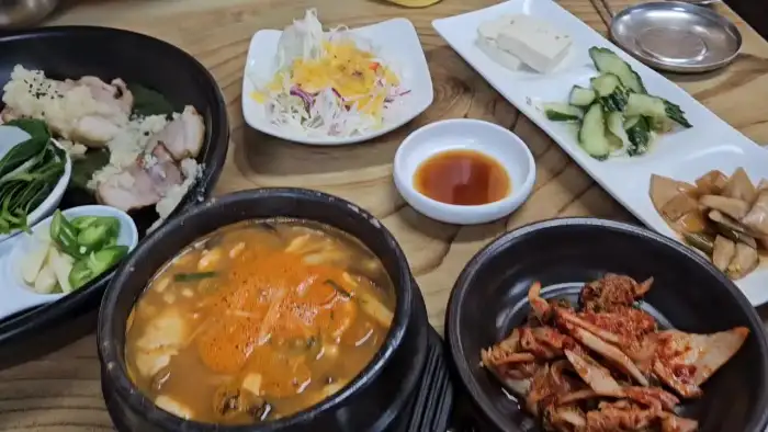 얼큰한 해물순두부찌개